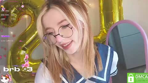 Snapshot of sweetuniporn chatting on January 2025 12:04:02 PM Elis a little vacation Ill be here Saturday my schedules in bio online show from January 2025 12:04:02 PM