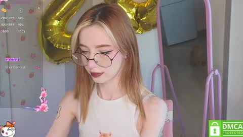 Snapshot of sweetuniporn chatting on January 2025 07:47:02 AM Elis a little vacation Ill be here Saturday my schedules in bio online show from January 2025 07:47:02 AM