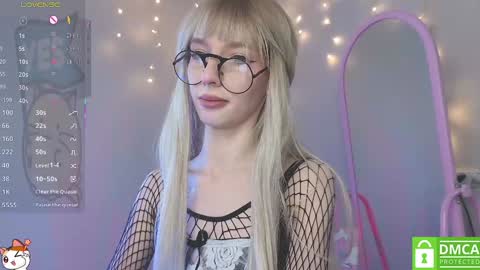 Snapshot of sweetuniporn chatting on February 2025 09:30:01 AM Elis a little vacation Ill be here Saturday my schedules in bio online show from February 2025 09:30:01 AM