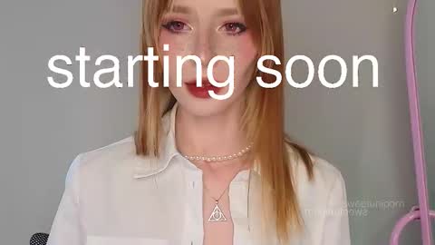 Snapshot of sweetuniporn chatting on October 2025 07:08:01 AM Elis a little vacation Ill be here Saturday my schedules in bio online show from October 2025 07:08:01 AM