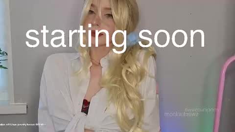 Snapshot of sweetuniporn chatting on November 2025 08:23:02 AM Elis a little vacation Ill be here Saturday my schedules in bio online show from November 2025 08:23:02 AM