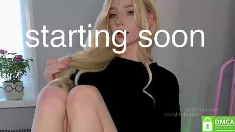 Snapshot of sweetuniporn chatting on November 2025 08:22:02 AM Elis a little vacation Ill be here Saturday my schedules in bio online show from November 2025 08:22:02 AM