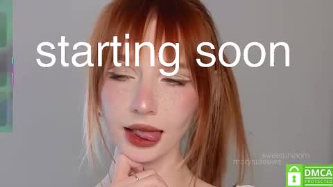 Snapshot of sweetuniporn chatting on December 2025 07:46:02 AM Elis a little vacation Ill be here Saturday my schedules in bio online show from December 2025 07:46:02 AM