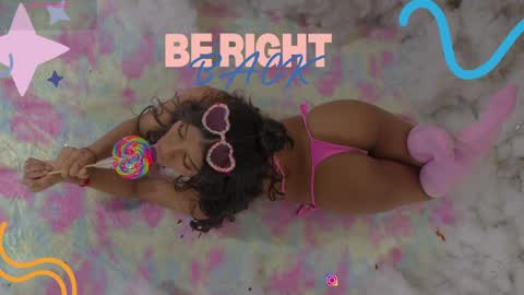 sweetviolet___ online show from April 2026 12:13:01 PM