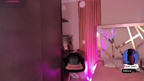 sweetviolet___ online show from April 2026 12:19:02 PM