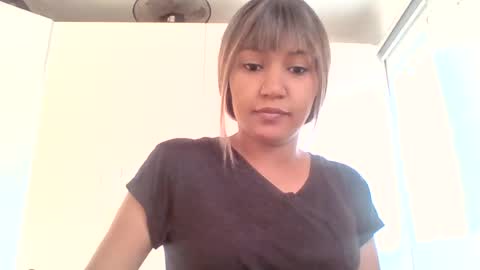 Snapshot of sweetwhisper4u chatting on July 2026 05:23:02 AM katie online show from July 2026 05:23:02 AM
