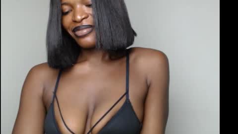 sweetxxboobsx online show from November 2025 08:25:01 AM
