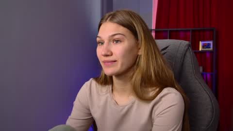 Emily online show from March 2026 06:17:02 AM