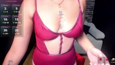 Snapshot of sweety_smilee chatting on July 2026 01:27:01 PM Emma online show from July 2026 01:27:01 PM