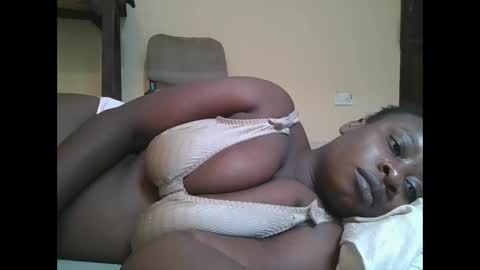 Snapshot of sweetyass25 chatting on February 2026 06:52:02 AM sweetyass25 online show from February 2026 06:52:02 AM