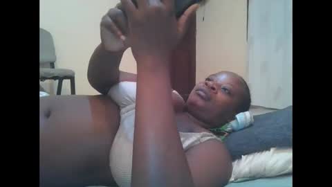 Snapshot of sweetyass25 chatting on June 2026 07:07:01 PM sweetyass25 online show from June 2026 07:07:01 PM