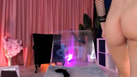 Snapshot of sweetyfit chatting on October 2025 06:03:02 AM Leya online show from October 2025 06:03:02 AM