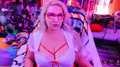 Snapshot of sweetylisahard chatting on April 2026 03:53:01 PM Lisa online show from April 2026 03:53:01 PM