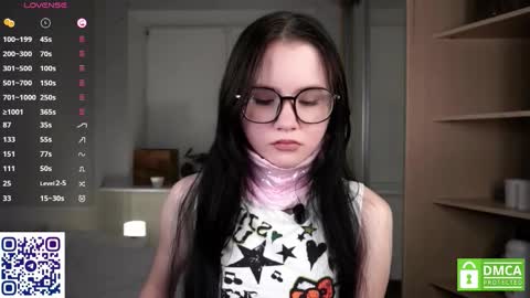 Snapshot of sweetyoops chatting on November 2025 06:41:04 PM Astrid online show from November 2025 06:41:04 PM