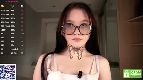 Snapshot of sweetyoops chatting on November 2025 05:34:02 PM Astrid online show from November 2025 05:34:02 PM