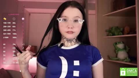 Snapshot of sweetyoops chatting on November 2025 05:46:01 PM Astrid online show from November 2025 05:46:01 PM