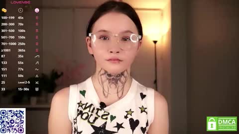 Snapshot of sweetyoops chatting on November 2025 06:18:02 PM Astrid online show from November 2025 06:18:02 PM