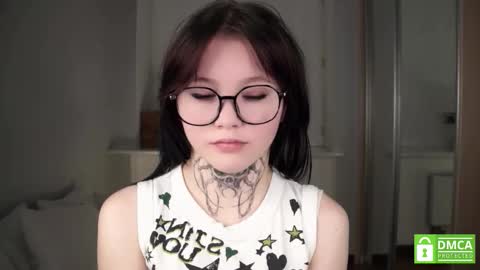 Snapshot of sweetyoops chatting on December 2025 07:52:02 PM Astrid online show from December 2025 07:52:02 PM