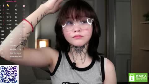 Snapshot of sweetyoops chatting on December 2025 06:15:01 PM Astrid online show from December 2025 06:15:01 PM