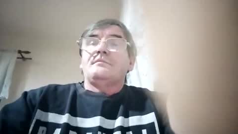 Snapshot of swergiu333 chatting on January 2026 03:50:02 PM Raymond online show from January 2026 03:50:02 PM