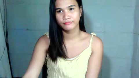 Snapshot of swettie_rhea chatting on May 2026 02:22:01 PM Rhea online show from May 2026 02:22:01 PM