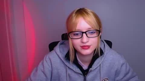 Snapshot of syfer_loon chatting on November 2025 10:27:01 AM Syfer online show from November 2025 10:27:01 AM