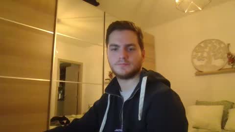 syl092 online show from December 2024 04:16:02 PM