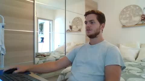 syl092 online show from September 2025 12:04:02 PM