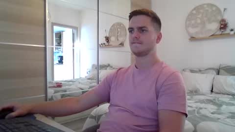 syl092 online show from September 2025 04:52:01 PM