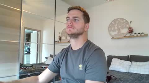 syl092 online show from October 2025 10:12:02 AM