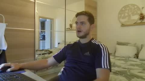 syl092 online show from October 2025 03:23:02 PM