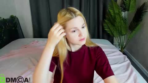 Sylvia online show from October 2025 01:00:02 AM