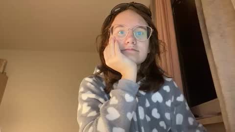 Snapshot of sylviagreen_ chatting on October 2025 05:02:02 PM Sylvia online show from October 2025 05:02:02 PM