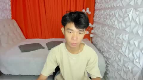 Snapshot of symonfoster chatting on May 2026 01:23:01 AM symonfoster online show from May 2026 01:23:01 AM
