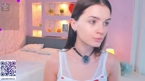 Snapshot of synne_glows chatting on November 2025 07:13:02 PM Eva online show from November 2025 07:13:02 PM