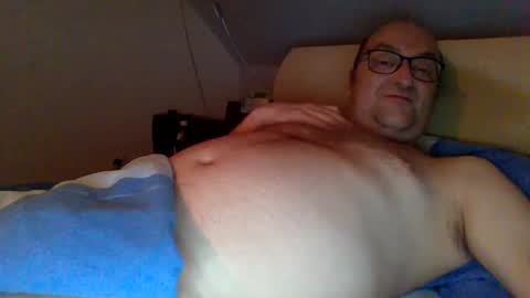 Snapshot of t0815 chatting on January 2025 08:33:01 PM t0815 online show from January 2025 08:33:01 PM