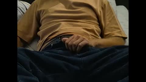 Snapshot of t0m4 chatting on September 2025 10:53:01 PM Tom online show from September 2025 10:53:01 PM
