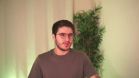 Snapshot of t0ny_wylie chatting on March 2026 07:23:01 AM t0ny_wylie online show from March 2026 07:23:01 AM