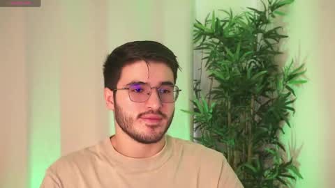 Snapshot of t0ny_wylie chatting on April 2026 03:06:01 PM t0ny_wylie online show from April 2026 03:06:01 PM