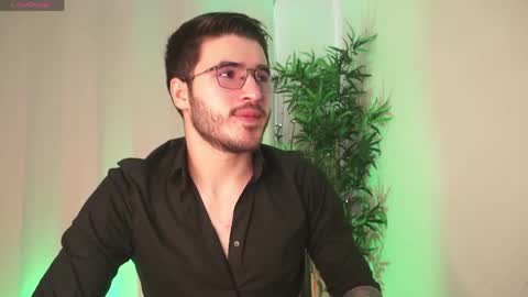 Snapshot of t0ny_wylie chatting on April 2026 03:07:02 PM t0ny_wylie online show from April 2026 03:07:02 PM