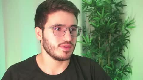 Snapshot of t0ny_wylie chatting on April 2026 03:30:02 PM t0ny_wylie online show from April 2026 03:30:02 PM