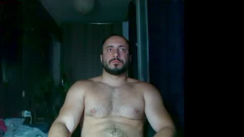 Snapshot of t_huracane chatting on June 2026 05:12:02 PM Huracane online show from June 2026 05:12:02 PM