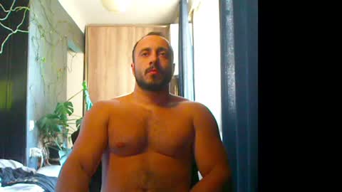 Snapshot of t_huracane chatting on June 2026 03:45:01 PM Huracane online show from June 2026 03:45:01 PM