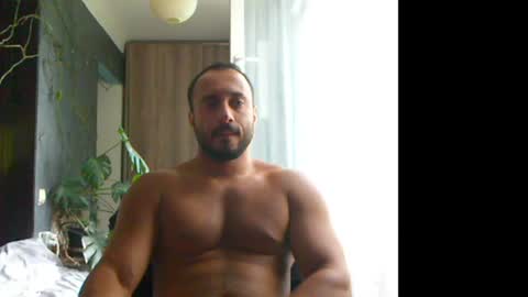 Snapshot of t_huracane chatting on July 2026 03:32:01 PM Huracane online show from July 2026 03:32:01 PM