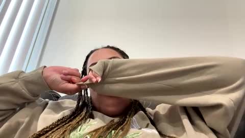 Snapshot of t_princess_t chatting on December 2024 08:43:02 PM t_princess_t online show from December 2024 08:43:02 PM