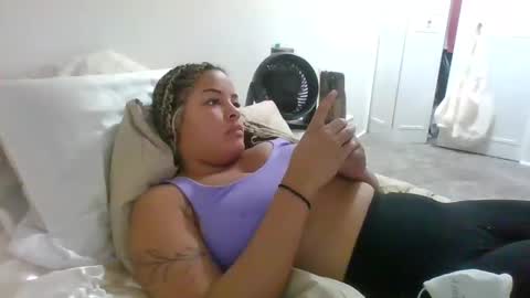 Snapshot of t_princess_t chatting on September 2025 01:20:02 AM t_princess_t online show from September 2025 01:20:02 AM