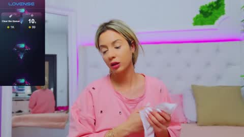 Snapshot of taahiraarabian chatting on January 2025 01:17:01 PM Arianna online show from January 2025 01:17:01 PM