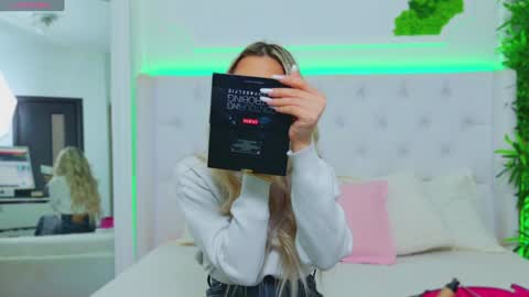 Snapshot of taahiraarabian chatting on January 2025 01:24:02 PM Arianna online show from January 2025 01:24:02 PM