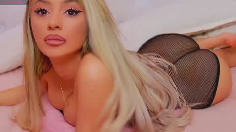 Snapshot of taahiraarabian chatting on February 2025 08:02:02 PM Arianna online show from February 2025 08:02:02 PM