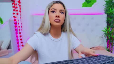 Snapshot of taahiraarabian chatting on February 2025 01:22:01 PM Arianna online show from February 2025 01:22:01 PM